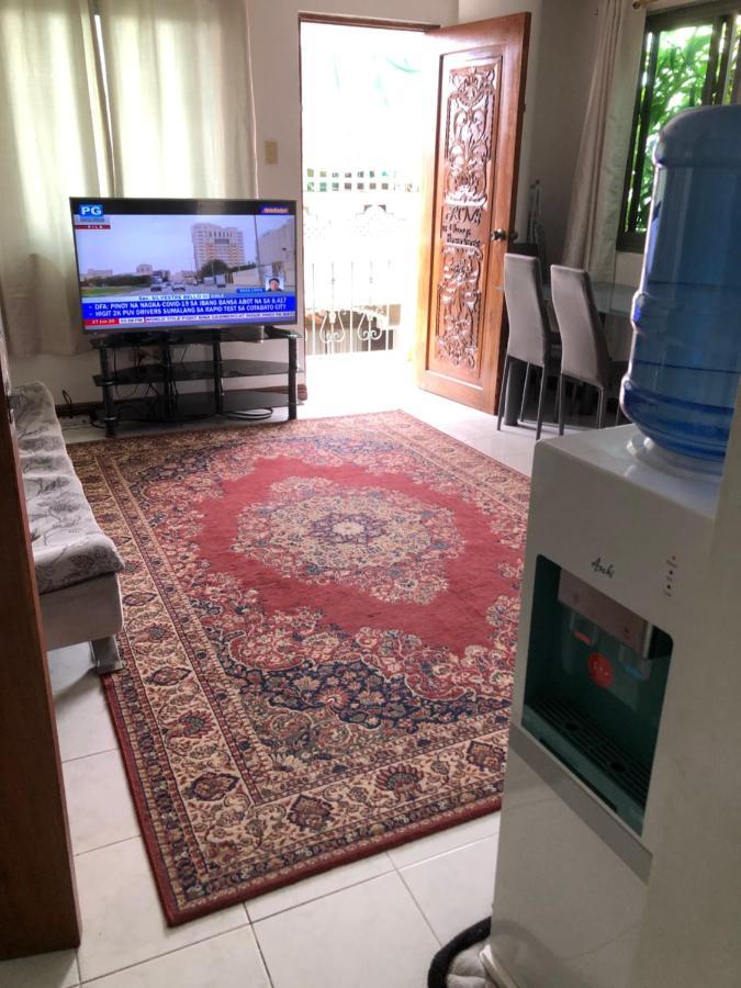Апартаменты The Mansion - Backpackers Near Airport Манила Экстерьер фото