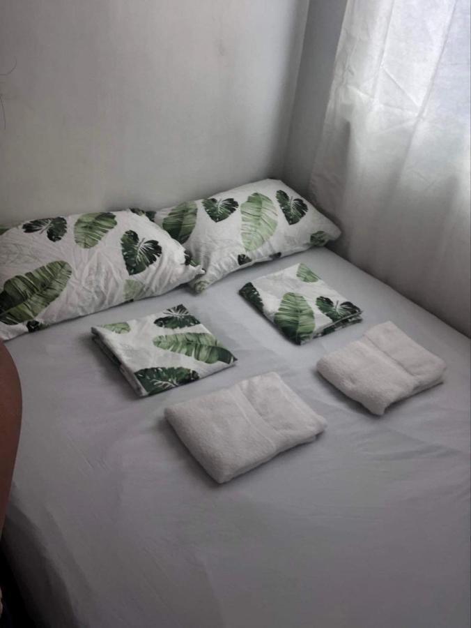 Апартаменты The Mansion - Backpackers Near Airport Манила Экстерьер фото