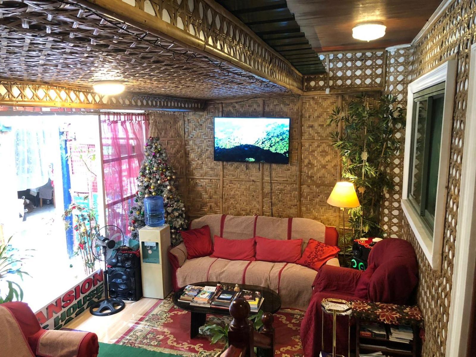 Апартаменты The Mansion - Backpackers Near Airport Манила Экстерьер фото